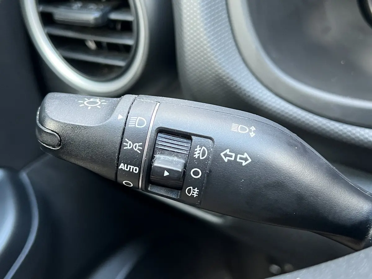 1.0 T-GDI 120pk Fashion | Camera | Trekhaak | Climate controle | Carplay | 17'' velgen | Keyless entry | Parkeersensoren | Elektrische spiegels