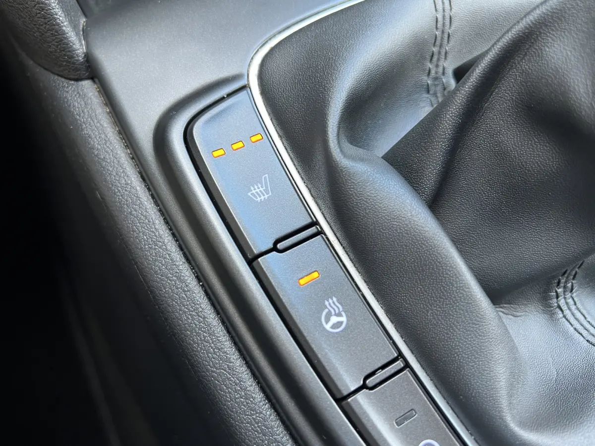 1.0 T-GDI 120pk Fashion | Camera | Trekhaak | Climate controle | Carplay | 17'' velgen | Keyless entry | Parkeersensoren | Elektrische spiegels