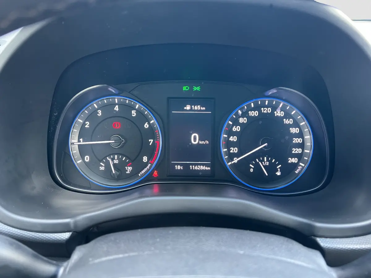 1.0 T-GDI 120pk Fashion | Camera | Trekhaak | Climate controle | Carplay | 17'' velgen | Keyless entry | Parkeersensoren | Elektrische spiegels