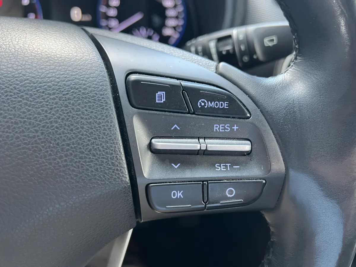 1.0 T-GDI 120pk Fashion | Camera | Trekhaak | Climate controle | Carplay | 17'' velgen | Keyless entry | Parkeersensoren | Elektrische spiegels