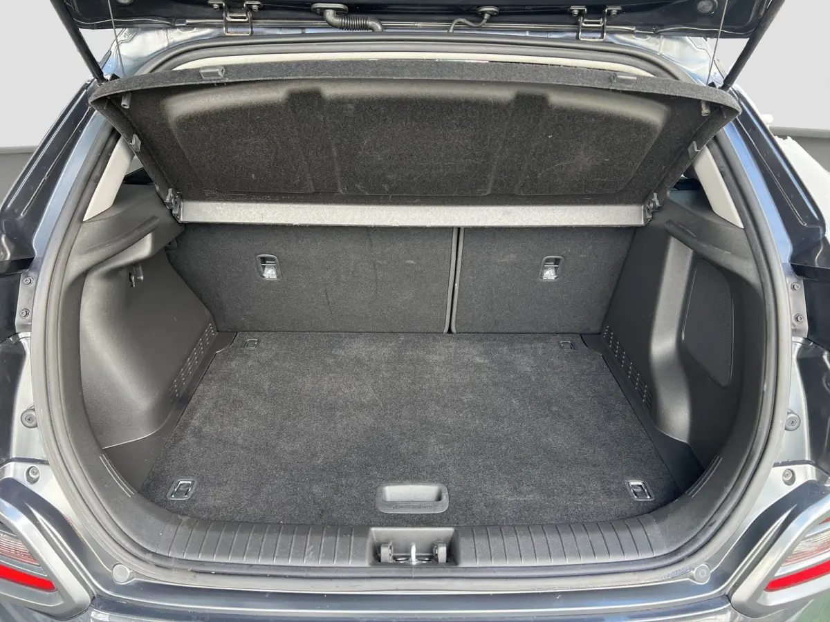 1.0 T-GDI 120pk Fashion | Camera | Trekhaak | Climate controle | Carplay | 17'' velgen | Keyless entry | Parkeersensoren | Elektrische spiegels