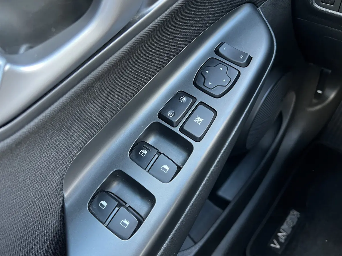 1.0 T-GDI 120pk Fashion | Camera | Trekhaak | Climate controle | Carplay | 17'' velgen | Keyless entry | Parkeersensoren | Elektrische spiegels