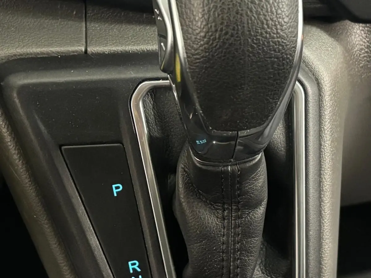 320 2.0 TDCI L2H1 Trend Airco Cruise Control Trekhaak Lane Assist Stoelverwarming