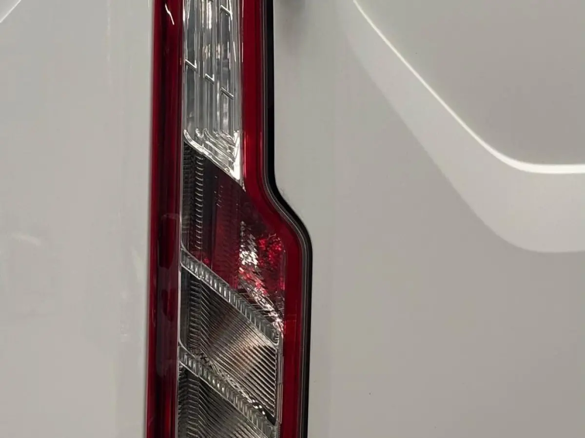 320 2.0 TDCI L2H1 Trend Airco Cruise Control Trekhaak Lane Assist Stoelverwarming