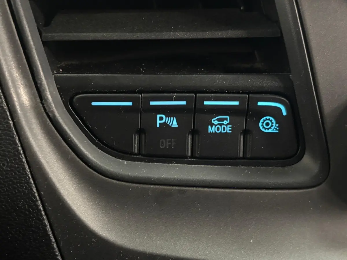 320 2.0 TDCI L2H1 Trend Airco Cruise Control Trekhaak Lane Assist Stoelverwarming