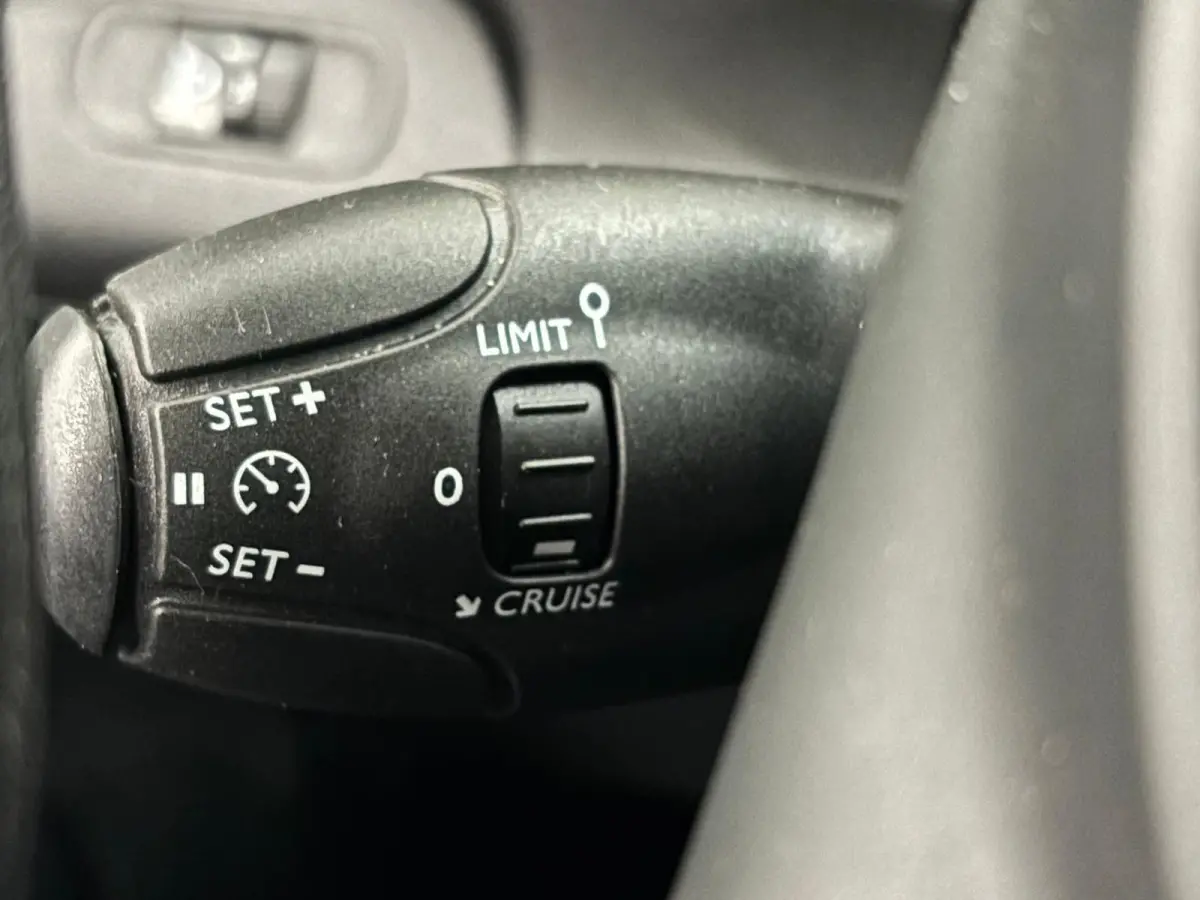 320 2.0 TDCI L2H1 Trend Airco Cruise Control Trekhaak Lane Assist Stoelverwarming