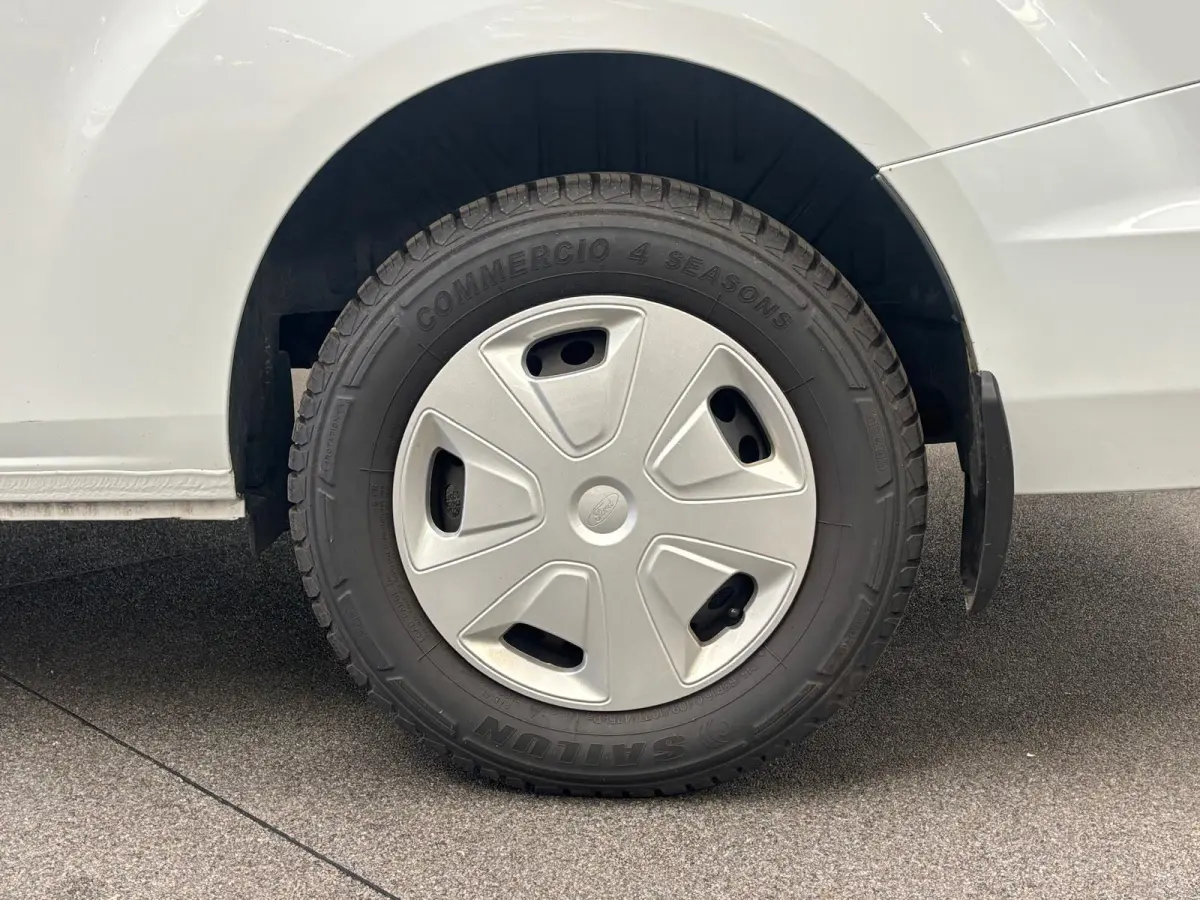 320 2.0 TDCI L2H1 Trend Airco Cruise Control Trekhaak Lane Assist Stoelverwarming