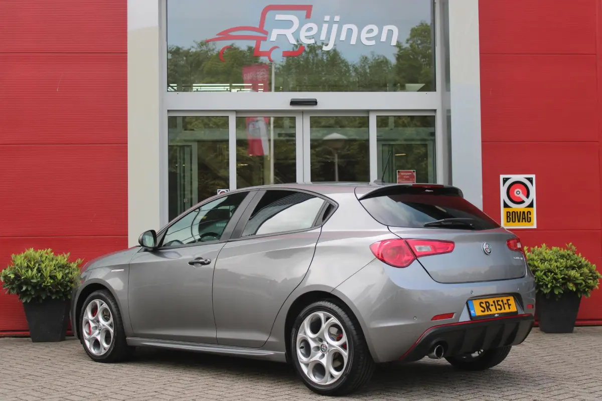 1.4 Turbo 170PK AUTOMAAT MultiAir SUPER | AFNEEMBARE TREKHAAK | NAVIGATIE | "BREMBO" REMKLAUWEN ROOD | LICHTMETALEN VELGEN 17" | CLIMATE CONTROL | CRUISE CONTROL | DAB+ RADIO | BLUETOOTH AUD