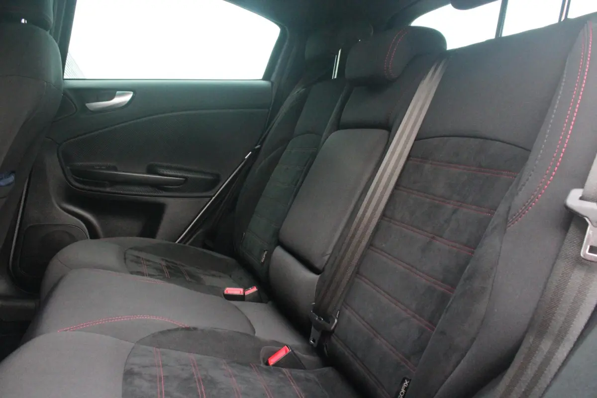 1.4 Turbo 170PK AUTOMAAT MultiAir SUPER | AFNEEMBARE TREKHAAK | NAVIGATIE | "BREMBO" REMKLAUWEN ROOD | LICHTMETALEN VELGEN 17" | CLIMATE CONTROL | CRUISE CONTROL | DAB+ RADIO | BLUETOOTH AUD