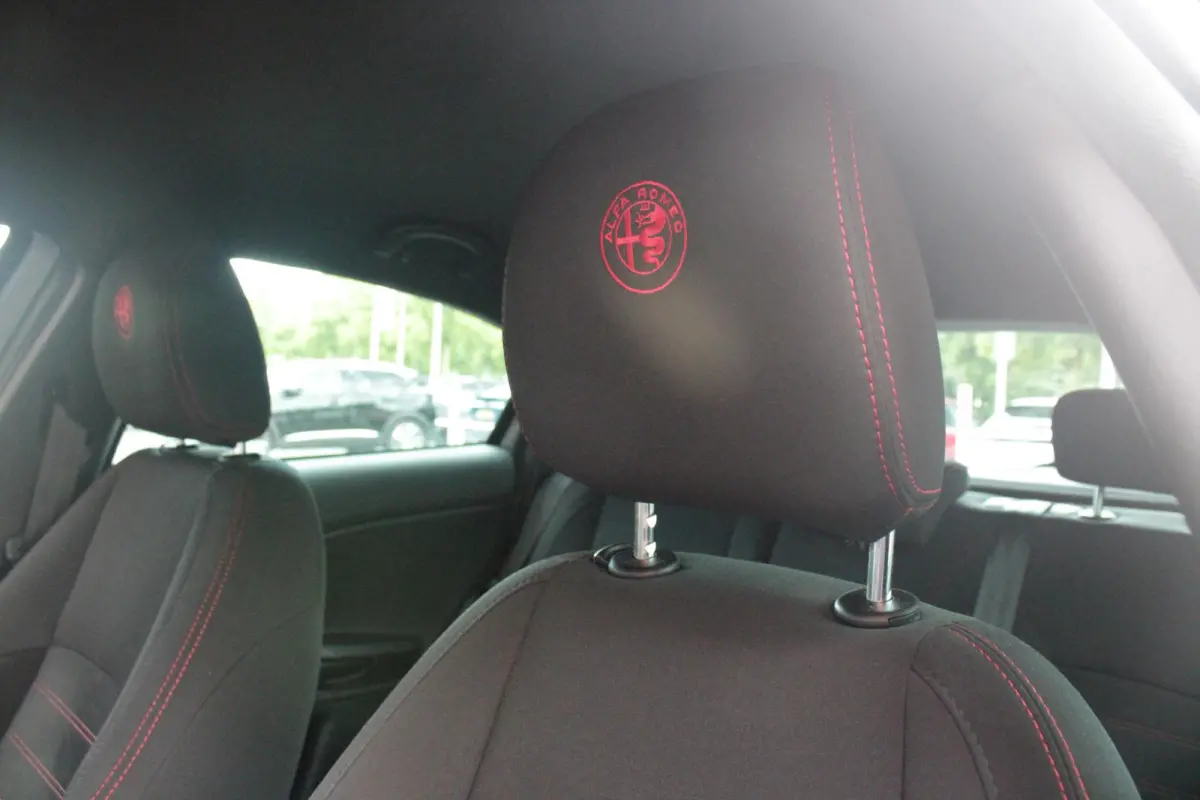 1.4 Turbo 170PK AUTOMAAT MultiAir SUPER | AFNEEMBARE TREKHAAK | NAVIGATIE | "BREMBO" REMKLAUWEN ROOD | LICHTMETALEN VELGEN 17" | CLIMATE CONTROL | CRUISE CONTROL | DAB+ RADIO | BLUETOOTH AUD