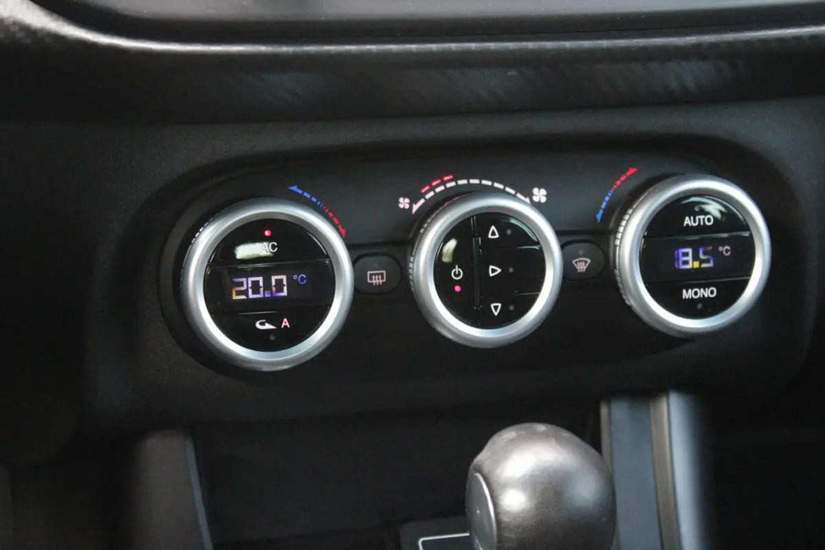1.4 Turbo 170PK AUTOMAAT MultiAir SUPER | AFNEEMBARE TREKHAAK | NAVIGATIE | "BREMBO" REMKLAUWEN ROOD | LICHTMETALEN VELGEN 17" | CLIMATE CONTROL | CRUISE CONTROL | DAB+ RADIO | BLUETOOTH AUD