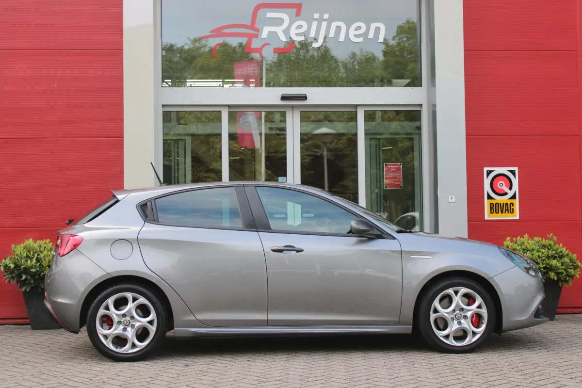1.4 Turbo 170PK AUTOMAAT MultiAir SUPER | AFNEEMBARE TREKHAAK | NAVIGATIE | "BREMBO" REMKLAUWEN ROOD | LICHTMETALEN VELGEN 17" | CLIMATE CONTROL | CRUISE CONTROL | DAB+ RADIO | BLUETOOTH AUD