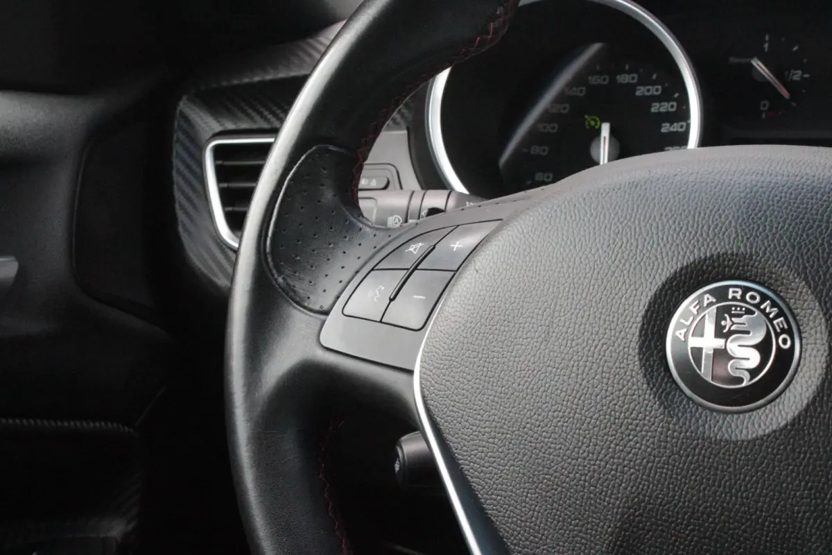 1.4 Turbo 170PK AUTOMAAT MultiAir SUPER | AFNEEMBARE TREKHAAK | NAVIGATIE | "BREMBO" REMKLAUWEN ROOD | LICHTMETALEN VELGEN 17" | CLIMATE CONTROL | CRUISE CONTROL | DAB+ RADIO | BLUETOOTH AUD