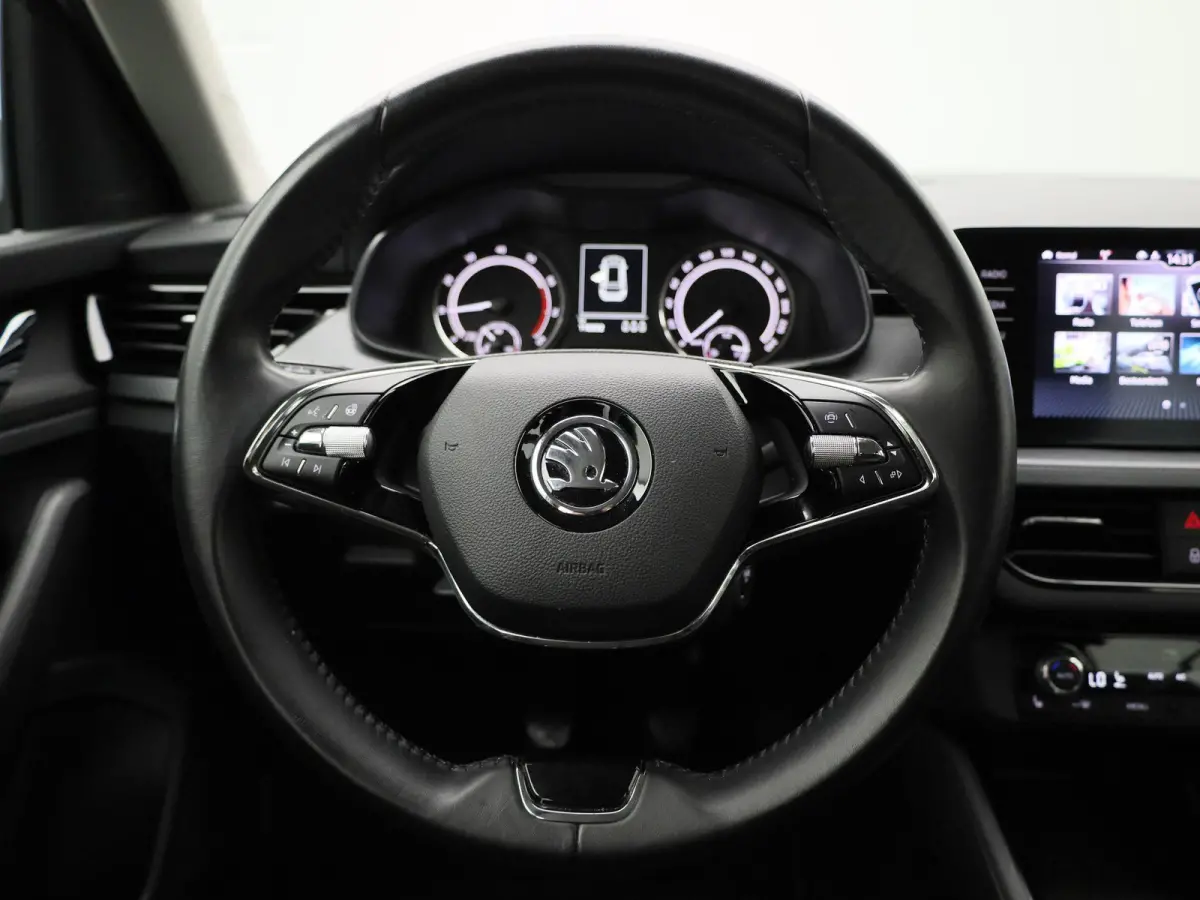 1.0 TSI Business Edition | Apple Carplay / Android Auto | Stuurverwarming | Stoelverwarming | Achteruitrijcamera | Parkeersensoren |