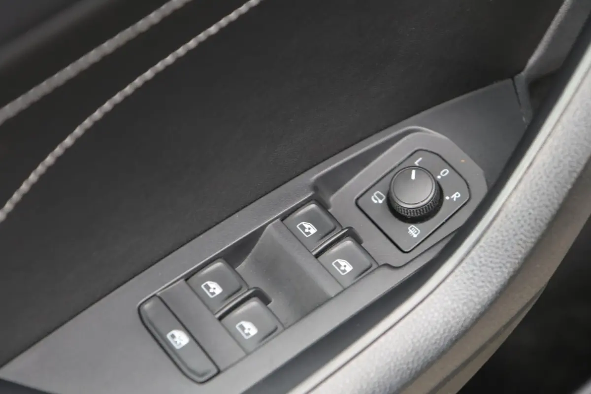 1.5 TSI 150pk DSG Sportline Business | Trekhaak | Stoelverwarming/Ventilatie | Achteruitrijcamera | Navigatie