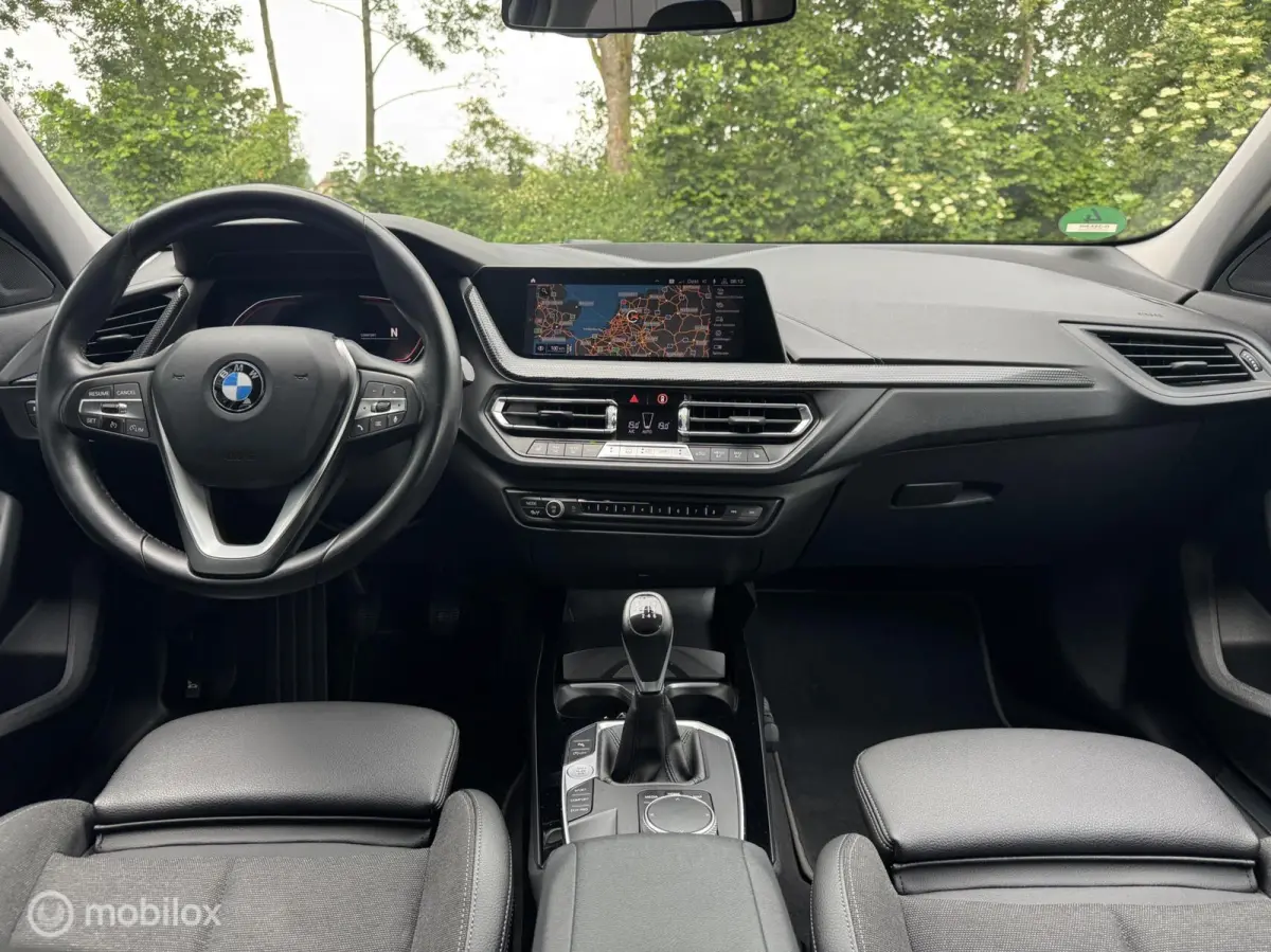118i | Sport Line | Led | CarPlay | Digi Dash |