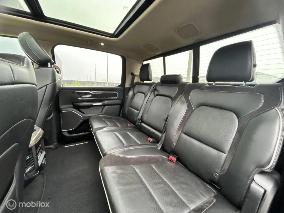 1500 4X4 5.7 V8 4x4 Crew Cab Laramie black out lpg