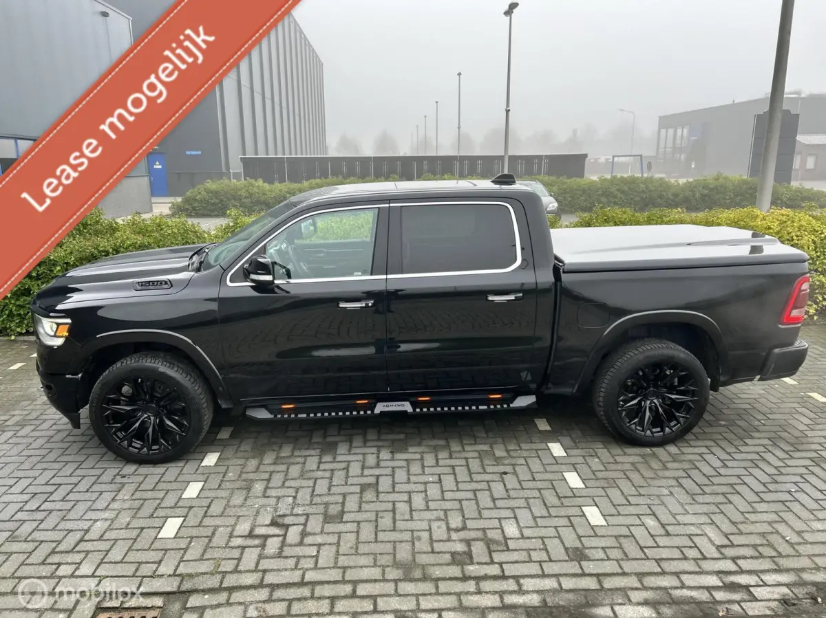 1500 4X4 5.7 V8 4x4 Crew Cab Laramie black out lpg