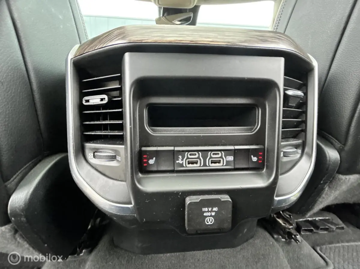 1500 4X4 5.7 V8 4x4 Crew Cab Laramie black out lpg