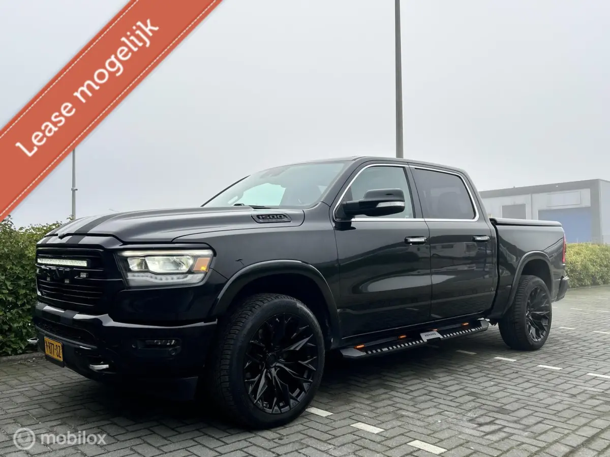 1500 4X4 5.7 V8 4x4 Crew Cab Laramie black out lpg