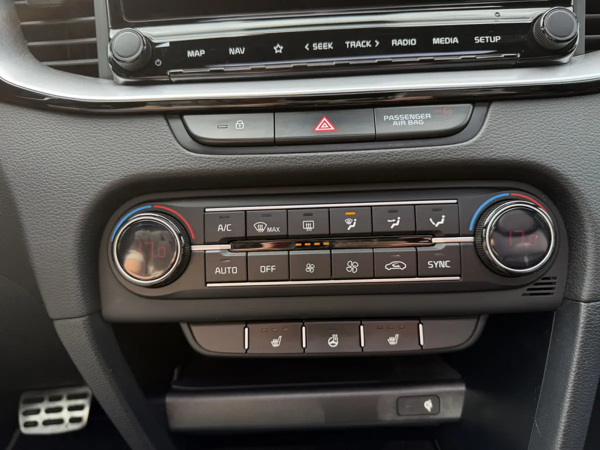 1.5 T-GDi GT-Line / Automaat / Keyless / Carplay / Schuif- Kanteldak / 17'' LM /