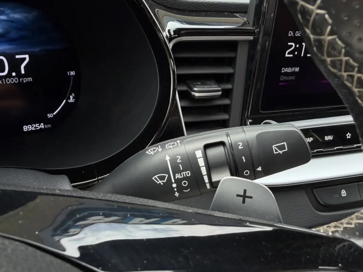1.5 T-GDi GT-Line / Automaat / Keyless / Carplay / Schuif- Kanteldak / 17'' LM /
