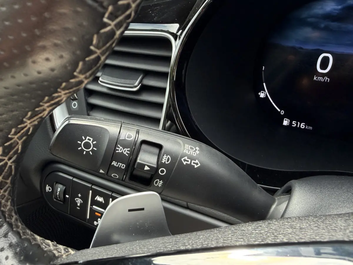 1.5 T-GDi GT-Line / Automaat / Keyless / Carplay / Schuif- Kanteldak / 17'' LM /