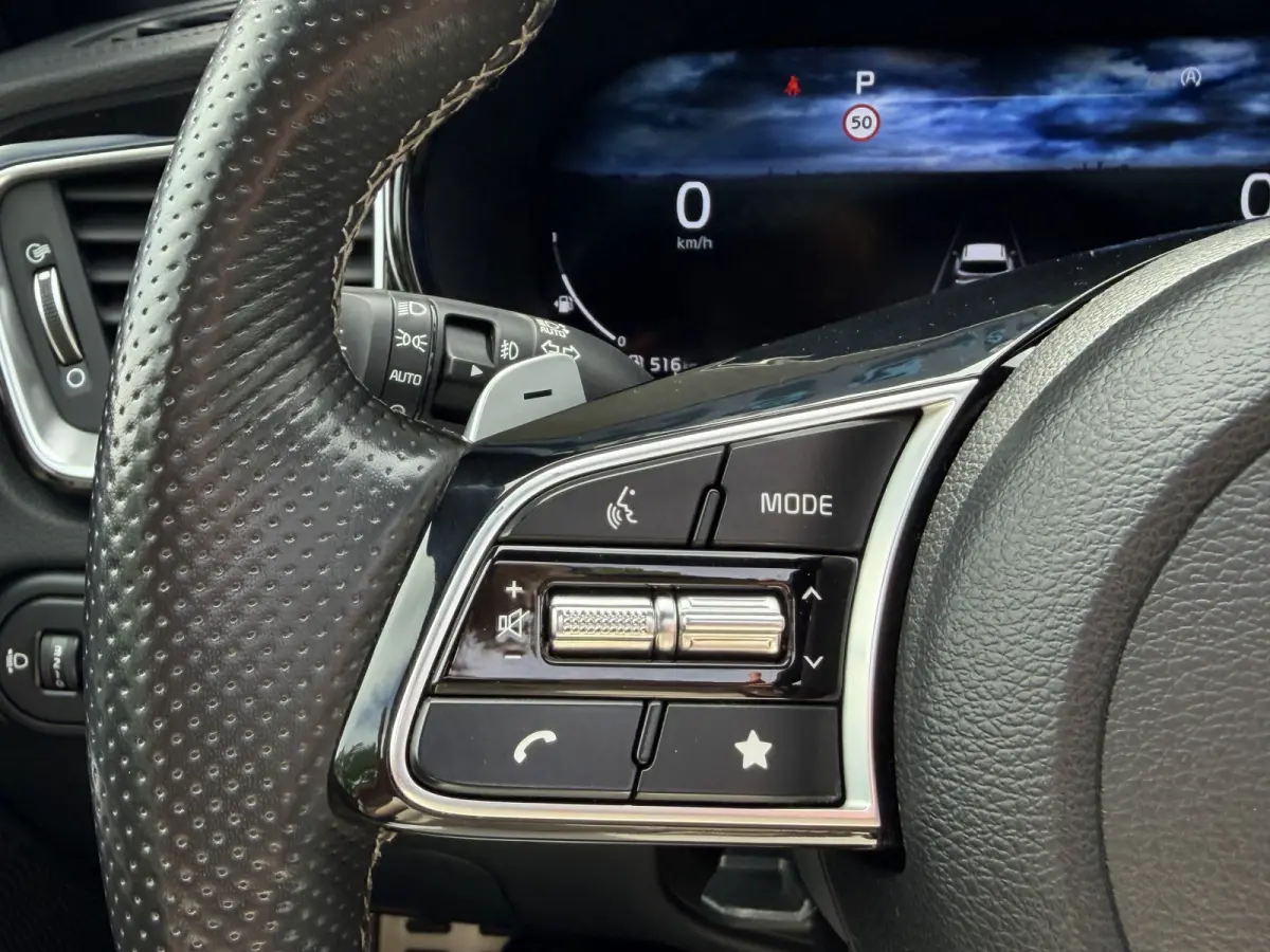 1.5 T-GDi GT-Line / Automaat / Keyless / Carplay / Schuif- Kanteldak / 17'' LM /