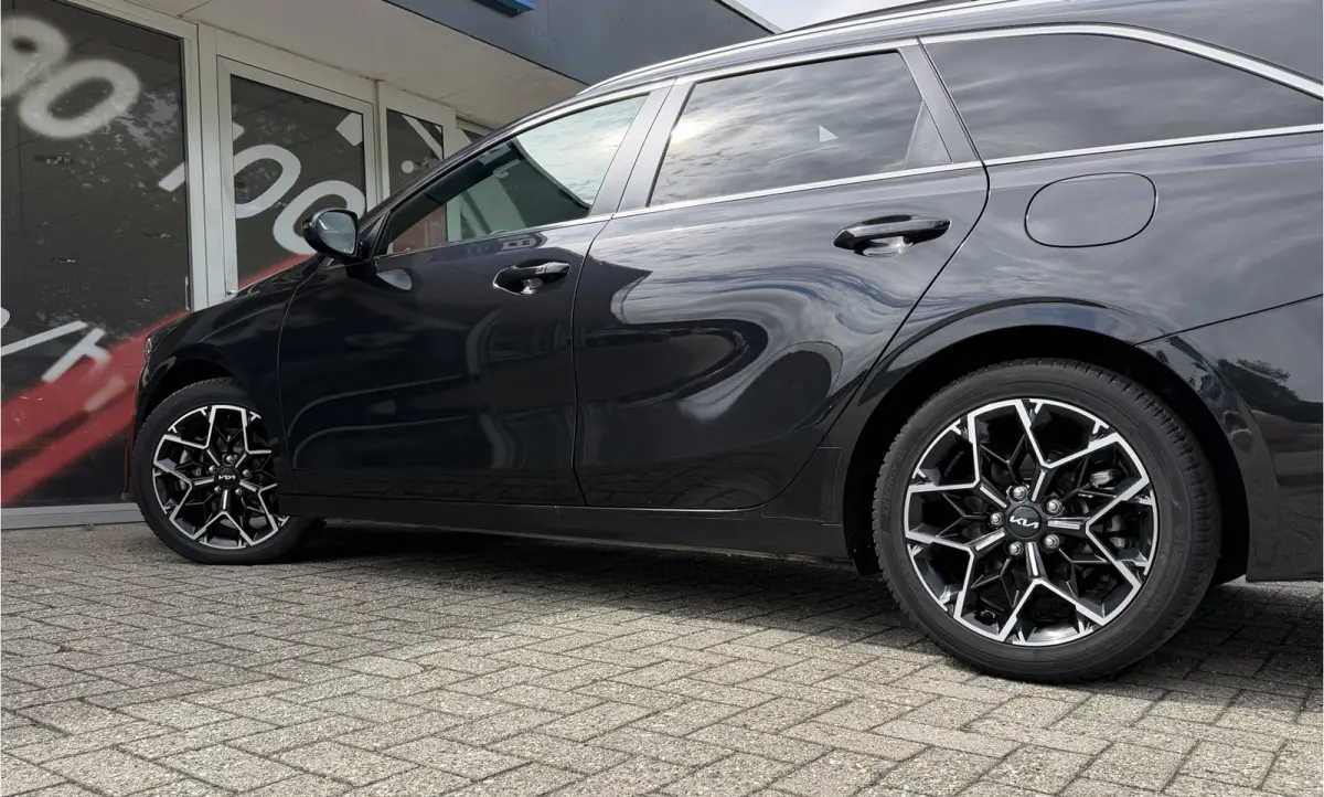 1.5 T-GDi GT-Line / Automaat / Keyless / Carplay / Schuif- Kanteldak / 17'' LM /