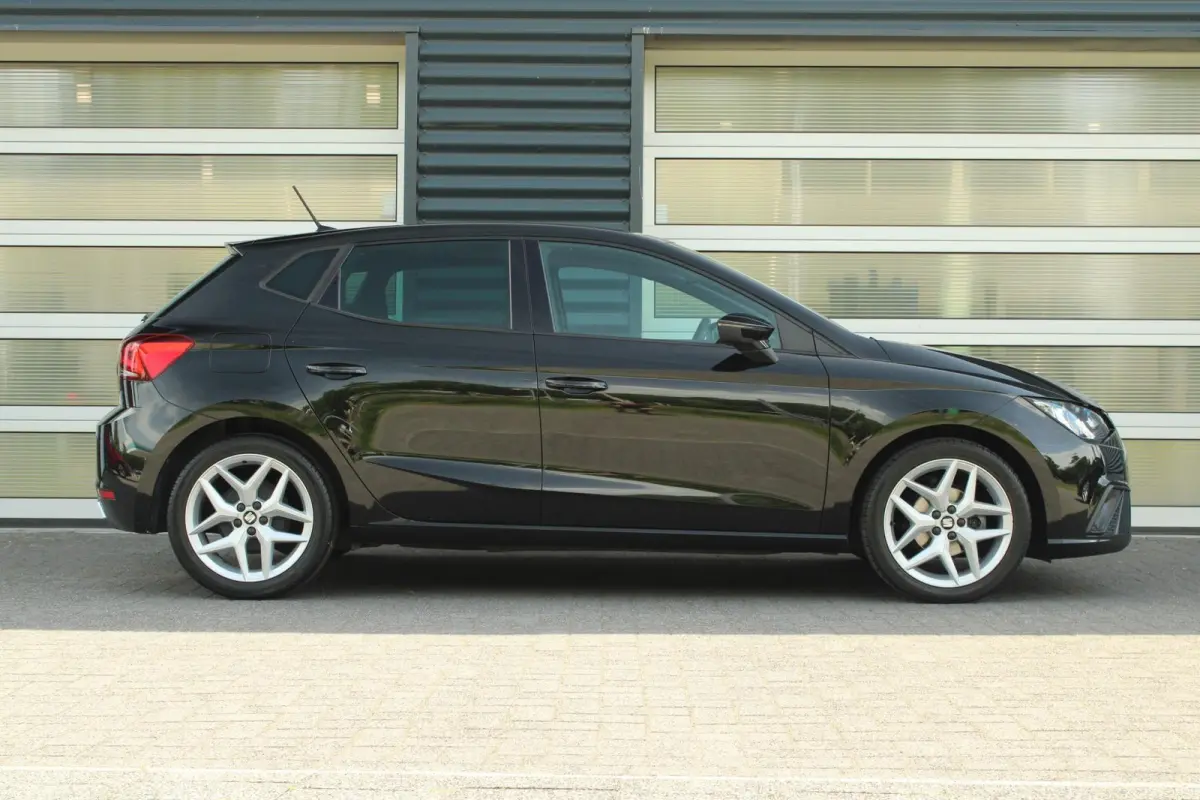 1.0 TSI 95pk FR Business Intense | Navigatie | Apple CarPlay/ Android Auto | Cruise Control | Airco Automatisch