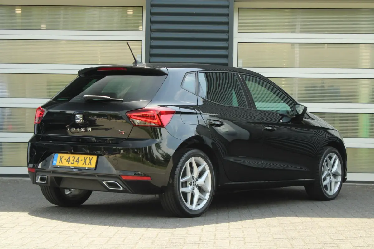 1.0 TSI 95pk FR Business Intense | Navigatie | Apple CarPlay/ Android Auto | Cruise Control | Airco Automatisch