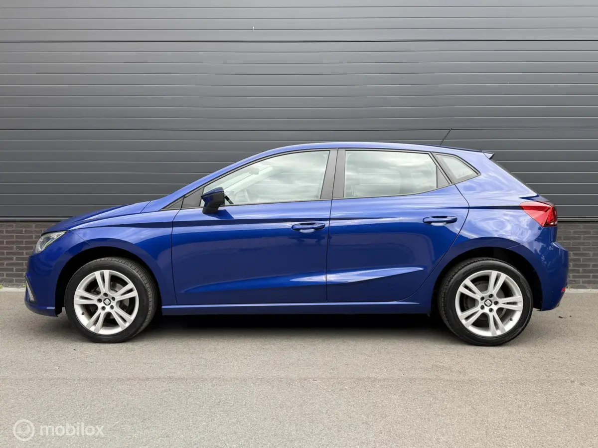 1.0 TSI Style CLIMA*FULLED*CARPLAY*HAAK*LM*STVERW