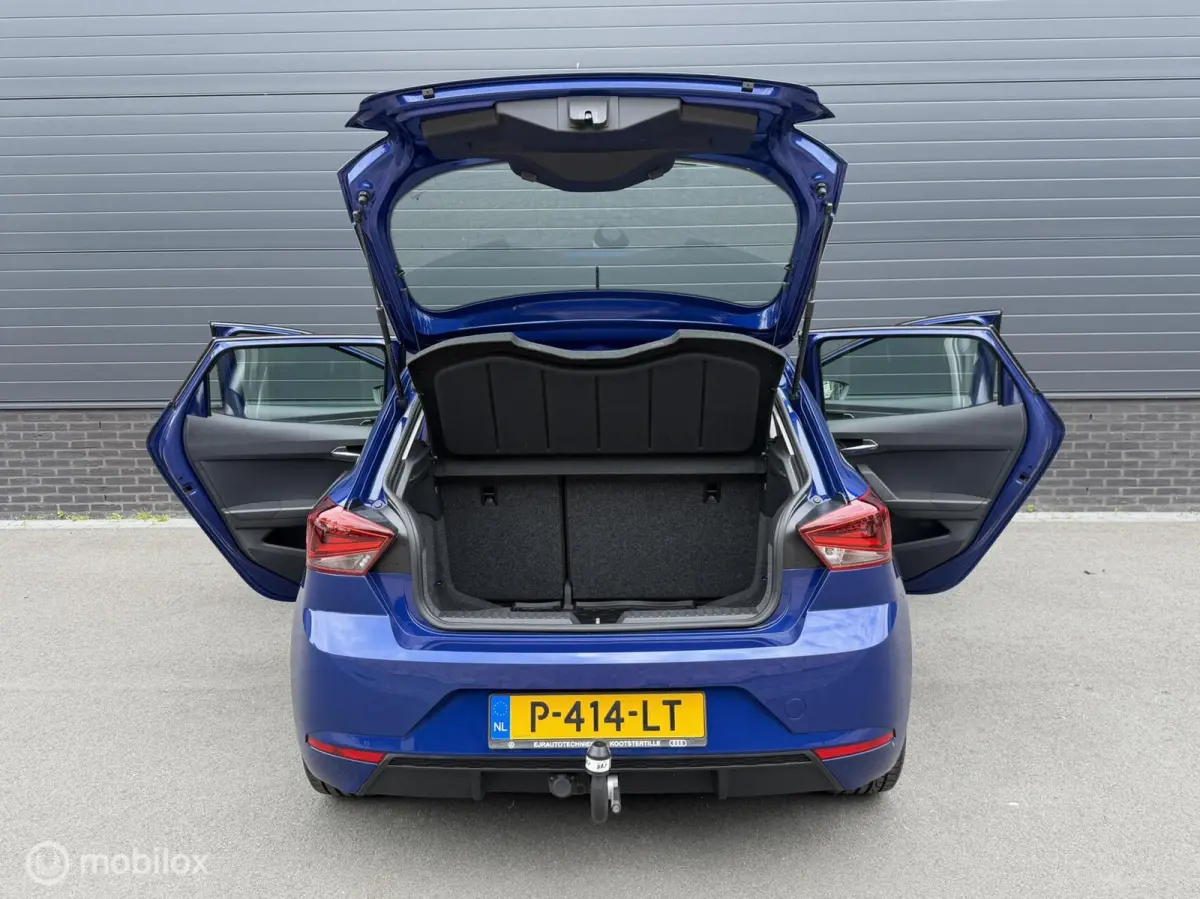 1.0 TSI Style CLIMA*FULLED*CARPLAY*HAAK*LM*STVERW