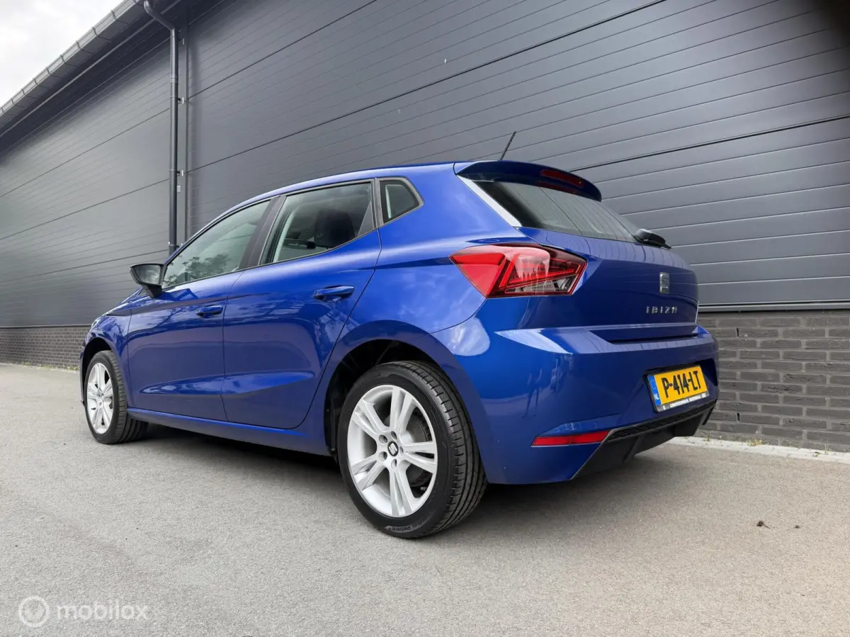 1.0 TSI Style CLIMA*FULLED*CARPLAY*HAAK*LM*STVERW