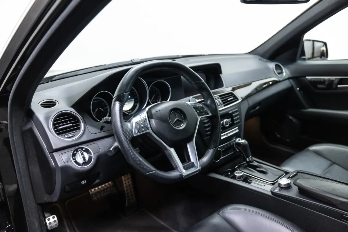AMG 63 Btw auto, Fiscale waarde € 22.000,- (€ 53.677,69 Ex B.T.W) DEALER AUTO Dealer auto