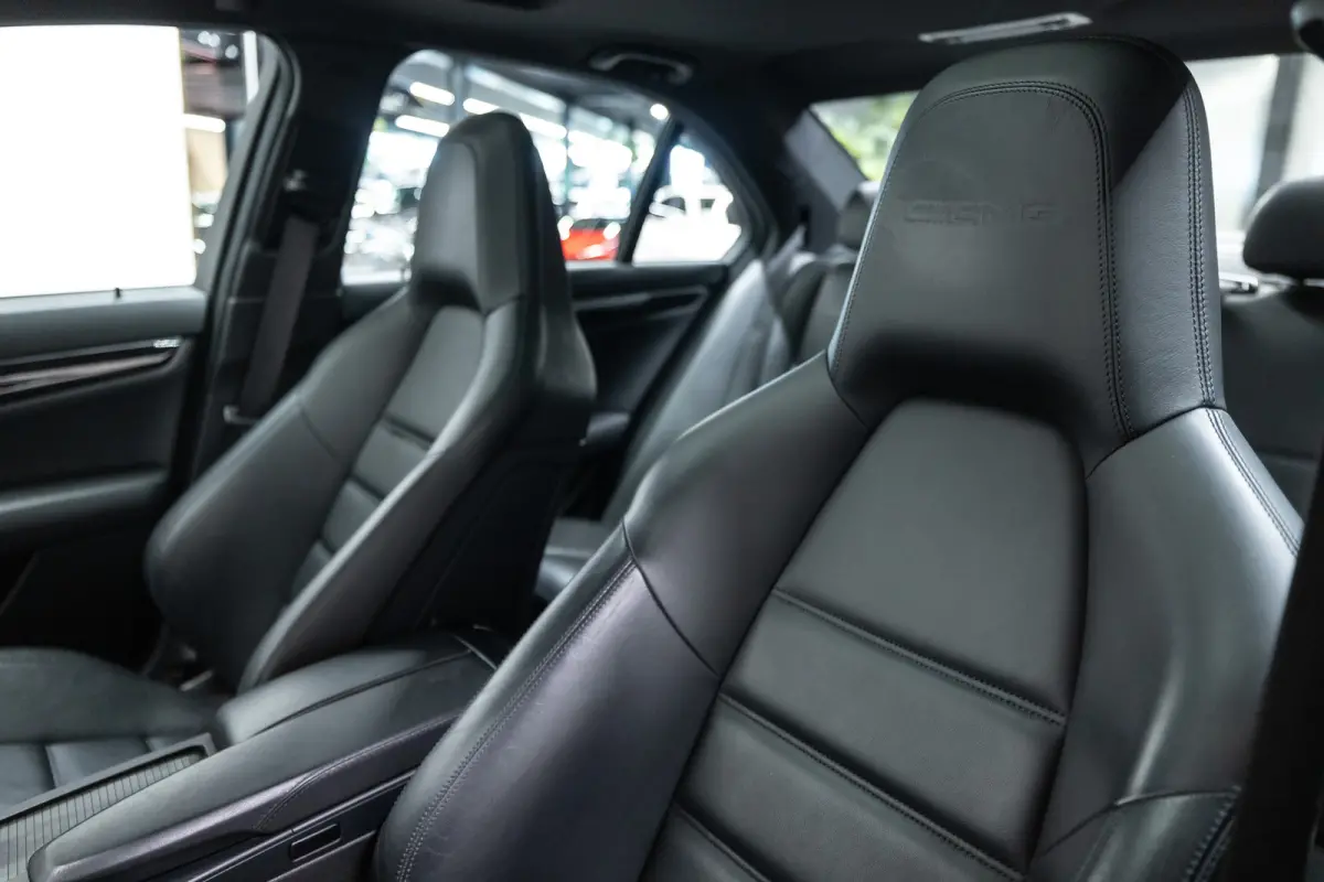 AMG 63 Btw auto, Fiscale waarde € 22.000,- (€ 53.677,69 Ex B.T.W) DEALER AUTO Dealer auto