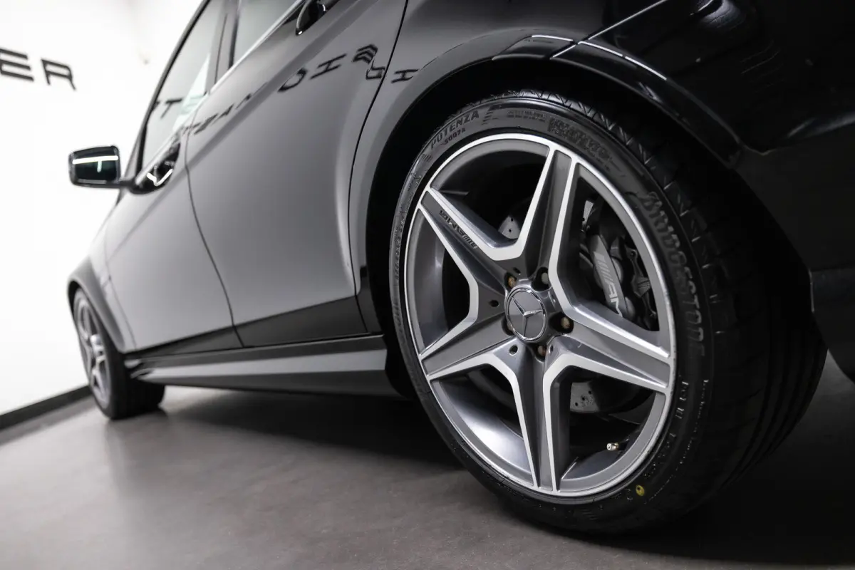 AMG 63 Btw auto, Fiscale waarde € 22.000,- (€ 53.677,69 Ex B.T.W) DEALER AUTO Dealer auto