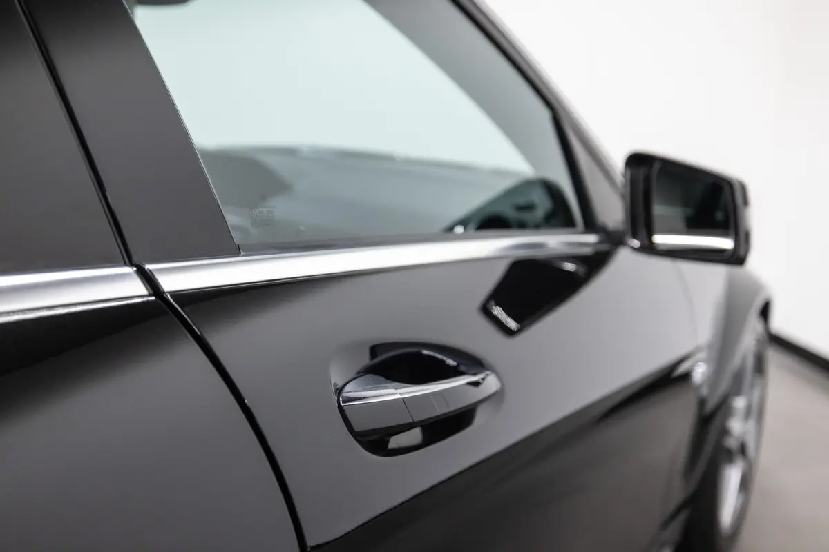 AMG 63 Btw auto, Fiscale waarde € 22.000,- (€ 53.677,69 Ex B.T.W) DEALER AUTO Dealer auto