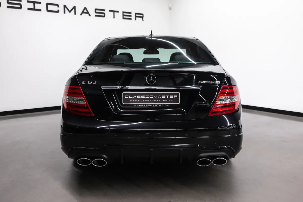 AMG 63 Btw auto, Fiscale waarde € 22.000,- (€ 53.677,69 Ex B.T.W) DEALER AUTO Dealer auto