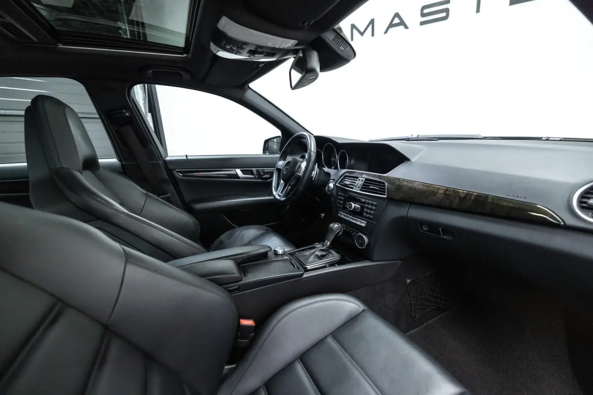 AMG 63 Btw auto, Fiscale waarde € 22.000,- (€ 53.677,69 Ex B.T.W) DEALER AUTO Dealer auto