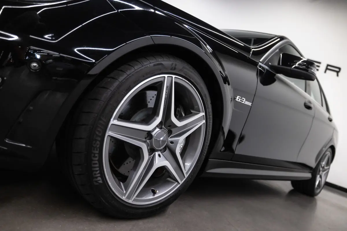 AMG 63 Btw auto, Fiscale waarde € 22.000,- (€ 53.677,69 Ex B.T.W) DEALER AUTO Dealer auto