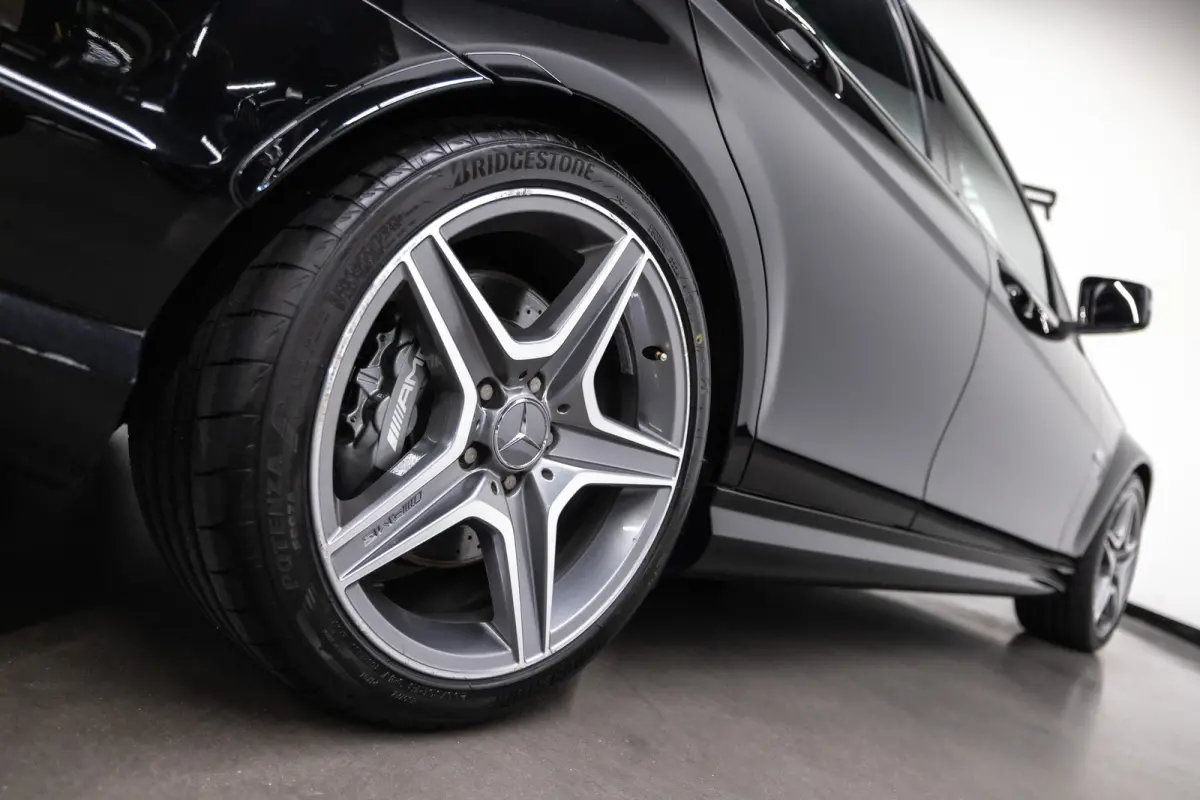 AMG 63 Btw auto, Fiscale waarde € 22.000,- (€ 53.677,69 Ex B.T.W) DEALER AUTO Dealer auto