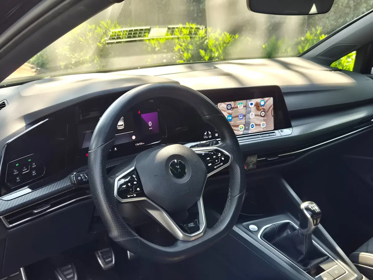 R Line 1.5 Panorama virtual dash CarPlay 1e Eig in NL Alcantara LED Volle optielijst