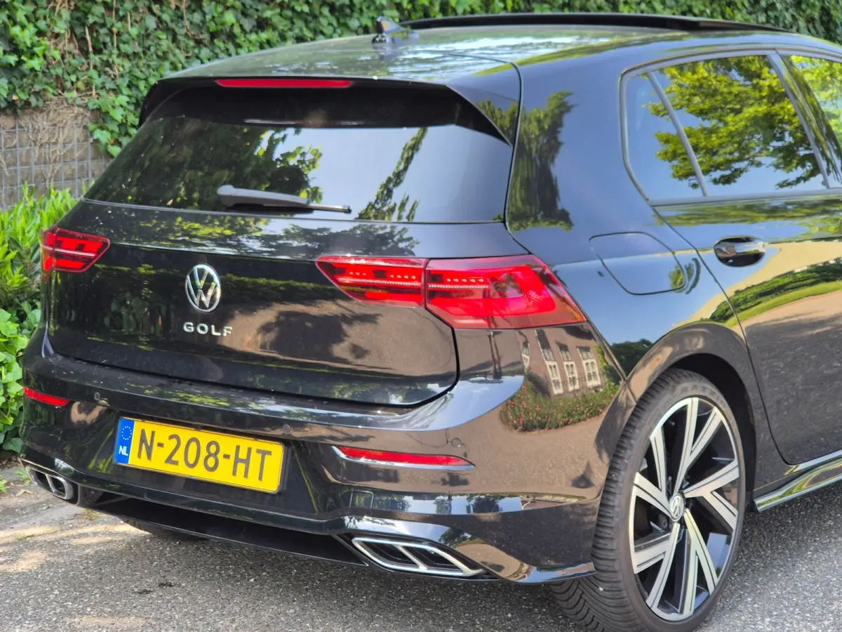 R Line 1.5 Panorama virtual dash CarPlay 1e Eig in NL Alcantara LED Volle optielijst
