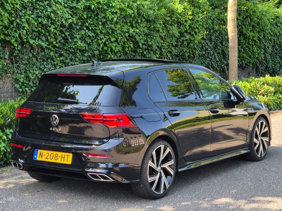 R Line 1.5 Panorama virtual dash CarPlay 1e Eig in NL Alcantara LED Volle optielijst