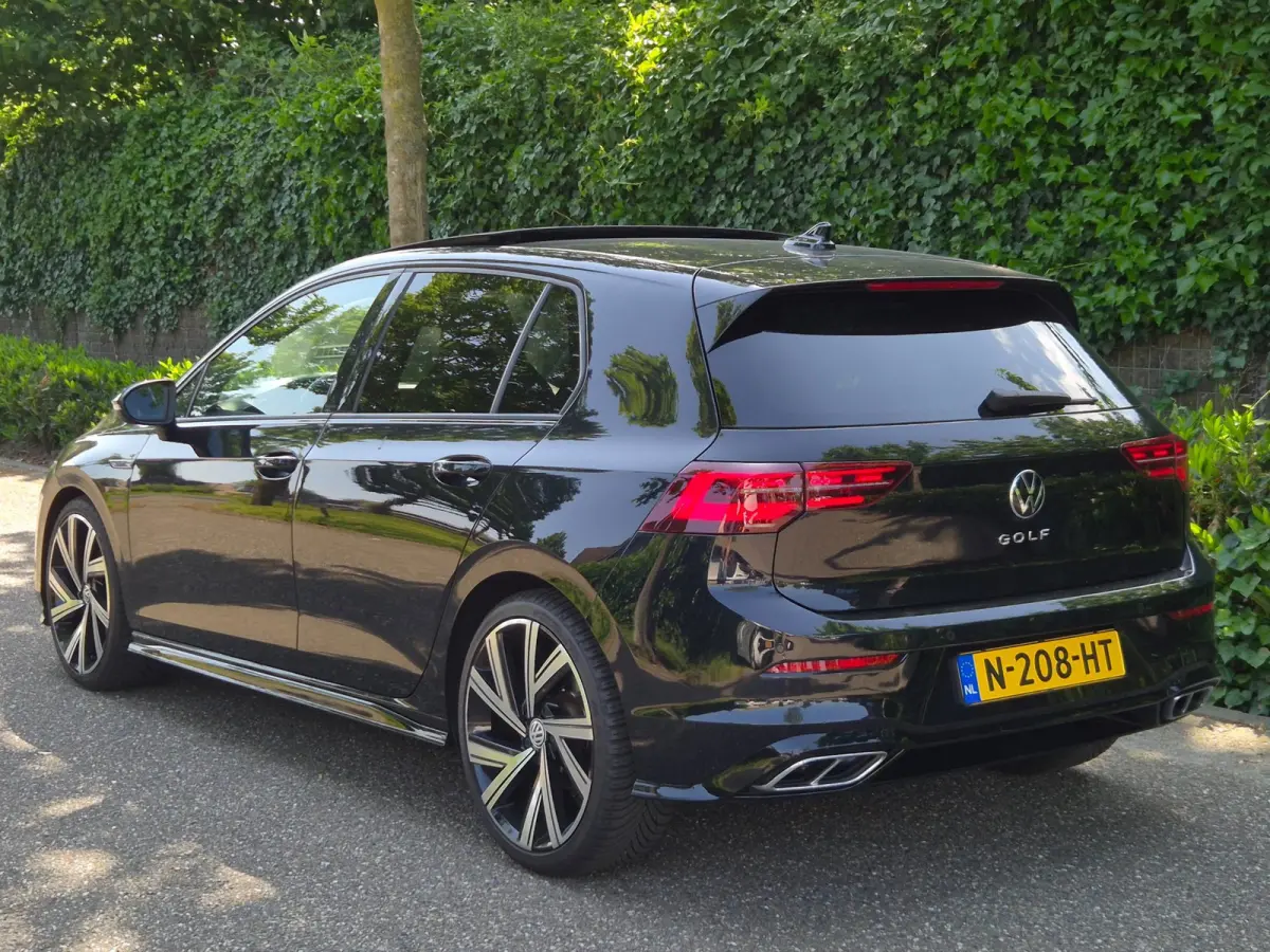 R Line 1.5 Panorama virtual dash CarPlay 1e Eig in NL Alcantara LED Volle optielijst