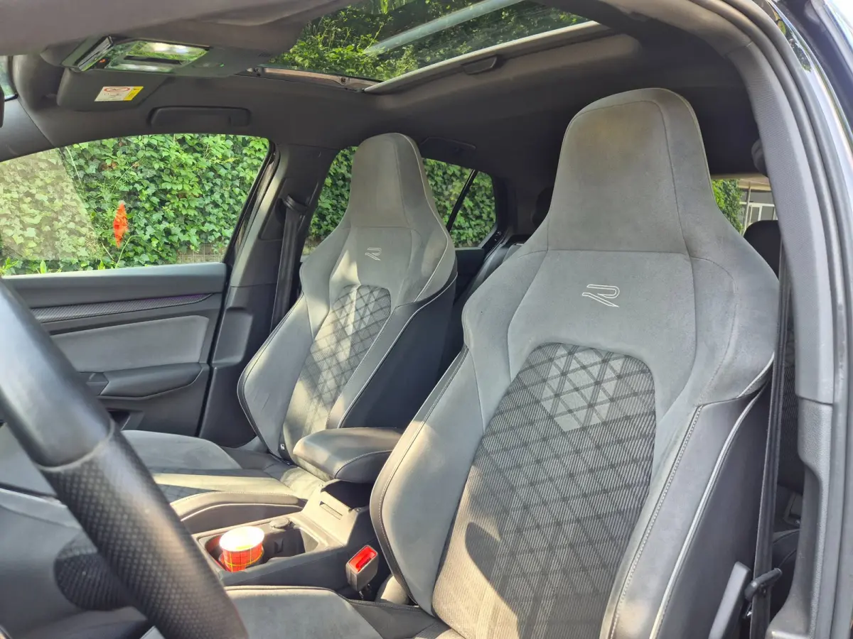 R Line 1.5 Panorama virtual dash CarPlay 1e Eig in NL Alcantara LED Volle optielijst