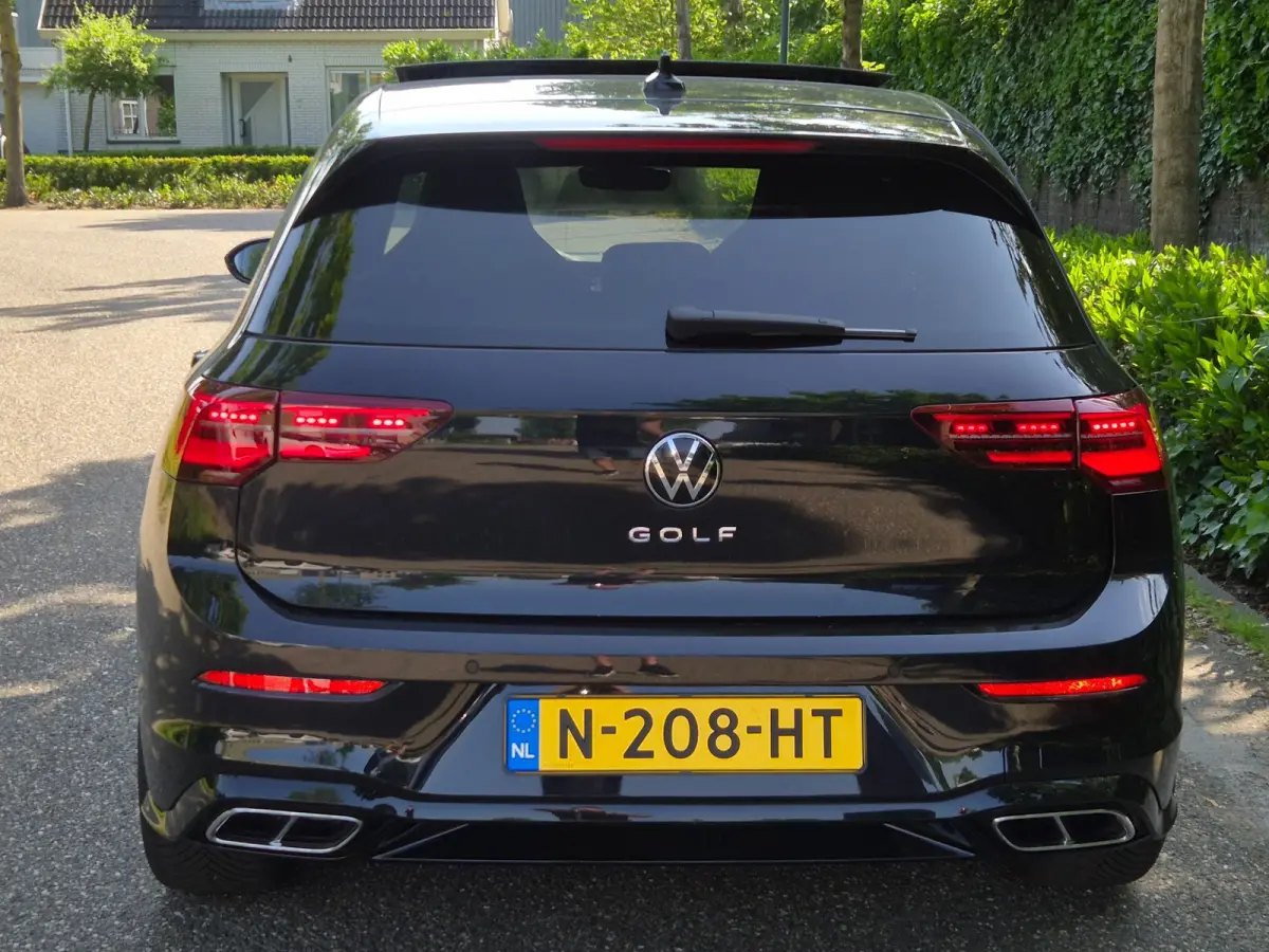 R Line 1.5 Panorama virtual dash CarPlay 1e Eig in NL Alcantara LED Volle optielijst