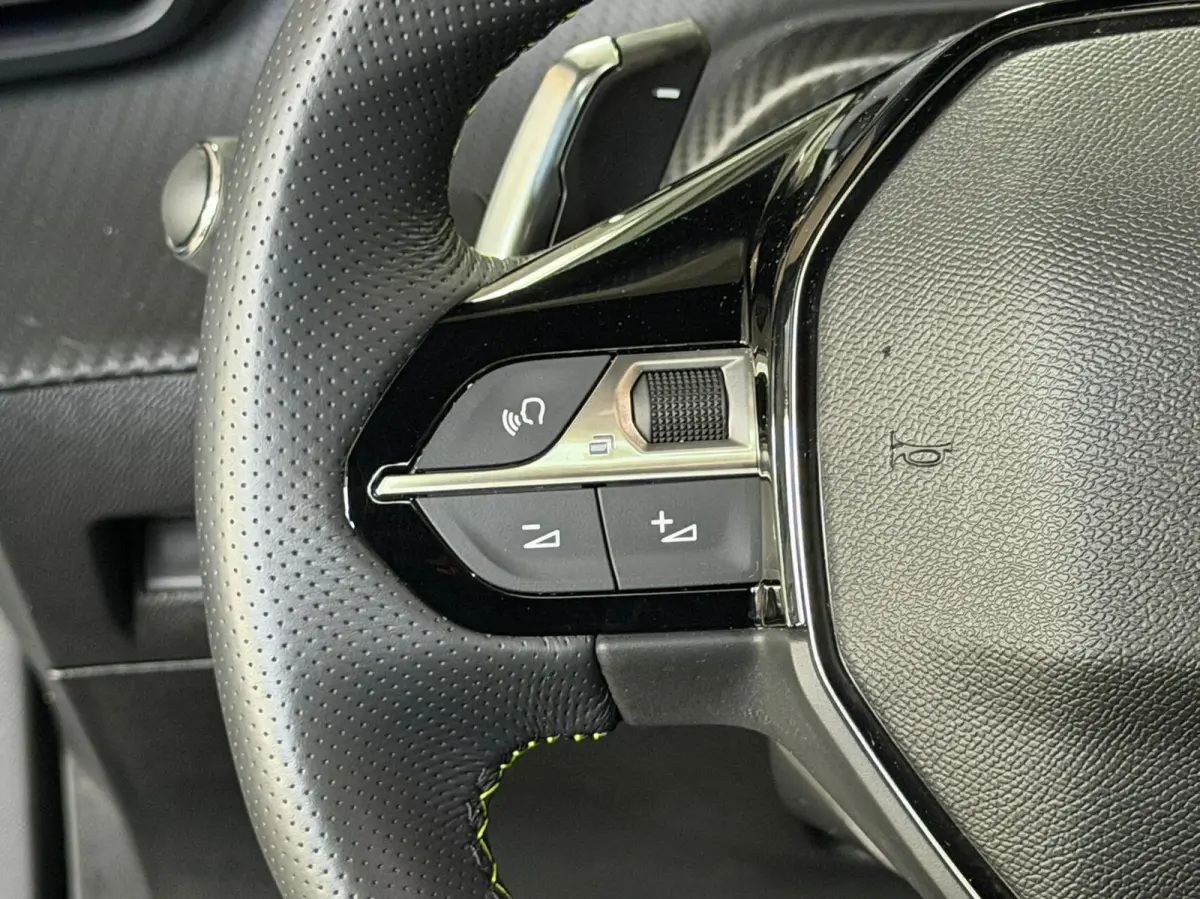 1.2 GT Aut*Led*Car-Play*360°*Pano