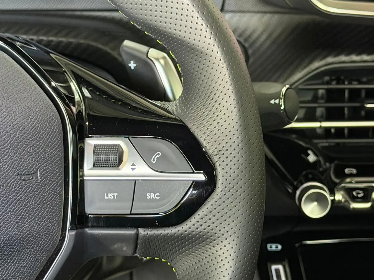1.2 GT Aut*Led*Car-Play*360°*Pano